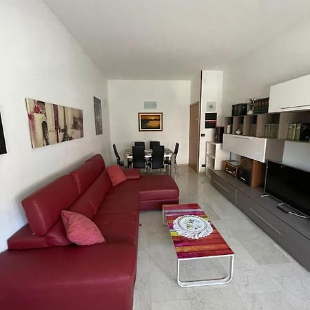 Splendido Appartamento In Zona Fiera A Болонья Екстер'єр фото